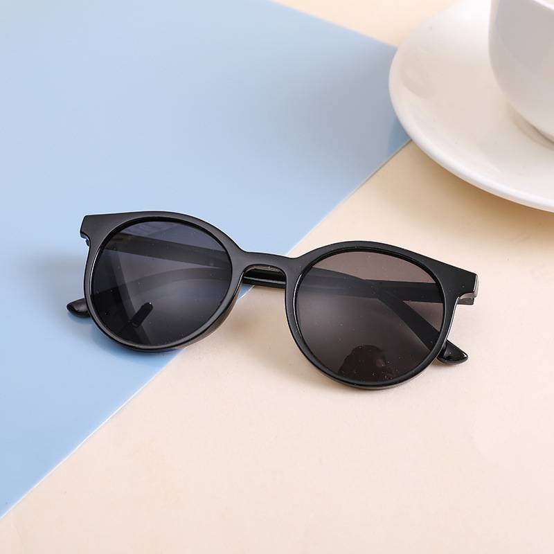 1pc Boys Girls Teen Casual Polarized Sun Protection Sunglasses Decorative Accessories (Black)